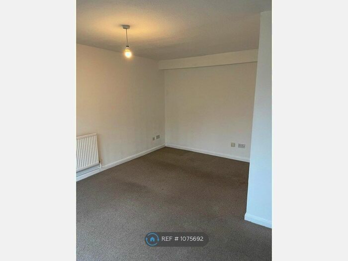 1 Bedroom Flat To Rent In Parry Court, London SE25