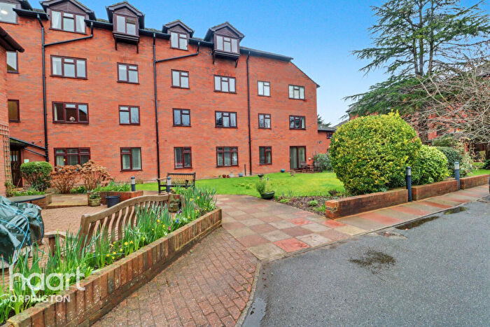 1 Bedroom Apartment For Sale In Farnborough Common, Orpington, BR6