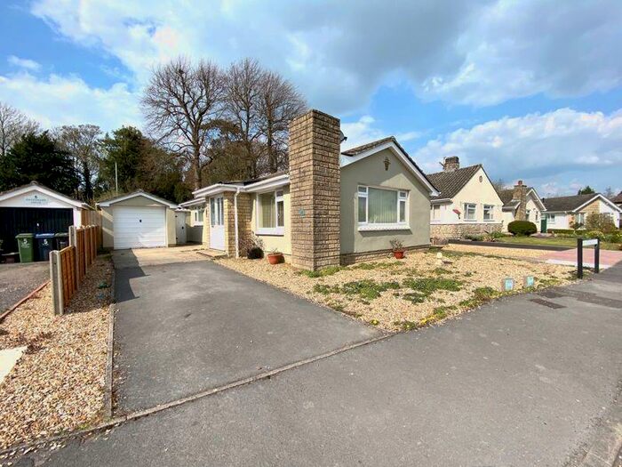 3 Bedroom Detached Bungalow To Rent In Wansdyke Drive, Calne, SN11
