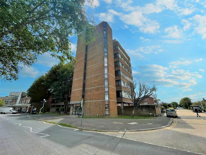 1 Bedroom Flat To Rent In Westmoreland House, Strand Parade, Worthing, BN12