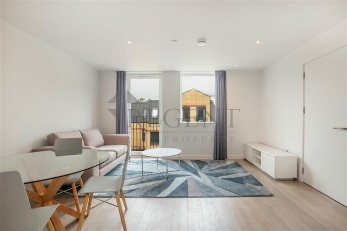 1 Bedroom Flat To Rent In Albion Court, Hammersmith, W6