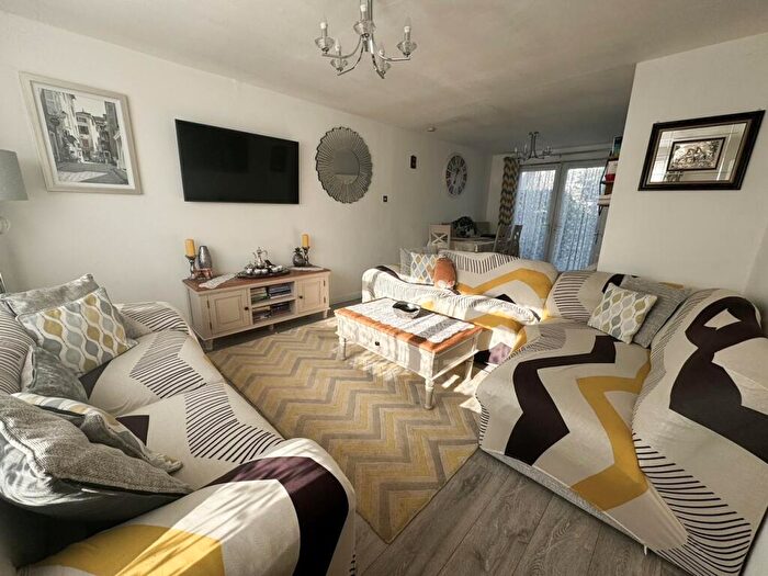 3 Bedroom House To Rent In Lyndhurst Close, Beverley, HU17