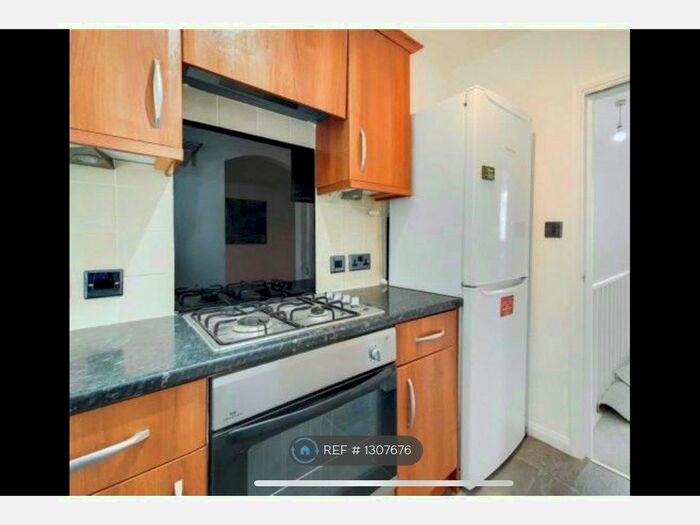 1 Bedroom Flat To Rent In The Grove, Greenford UB6