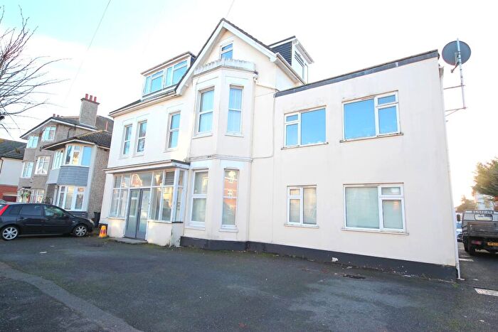 2 Bedroom Flat For Sale In Westby Road, Bournemouth, BH5