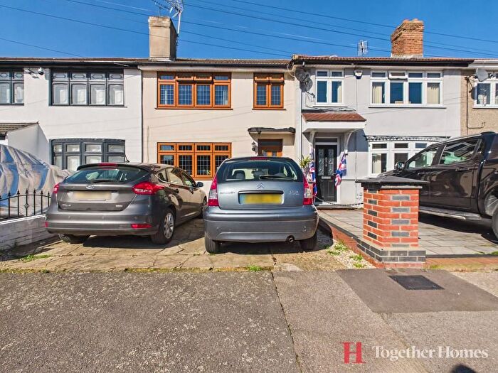 3 Bedroom Terraced House For Sale In Windermere Avenue, Hornchurch, RM12