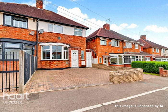 3 Bedroom Semi-Detached House For Sale In Colchester Road, Leicester, LE5