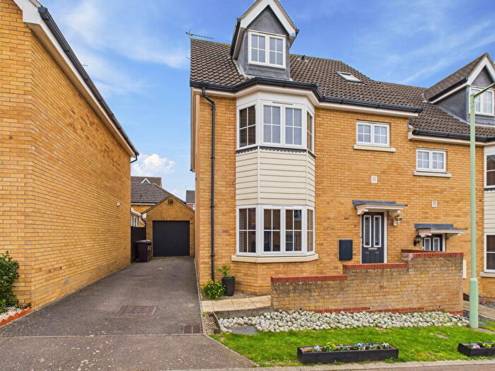 4 Bedroom Semi-Detached House For Sale In Eagle Close, Stowmarket, IP14