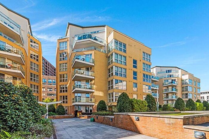 2 Bedroom Flat To Rent In Water Gardens Square, London, SE16