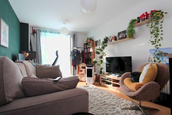 1 Bedroom Flat To Rent In Waxlow Way, Northolt, UB5