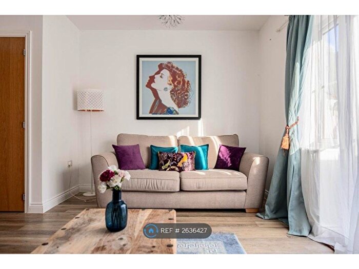 3 Bedroom Semi-Detached House To Rent In Frampton Terrace, Greenwich, London, SE9