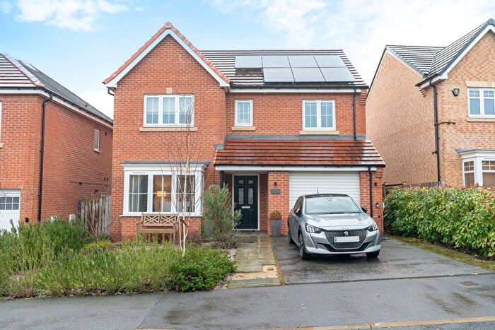 4 Bedroom Detached House For Sale In Sherwood Drive, Thorpe Willoughby, North Yorkshire, YO8