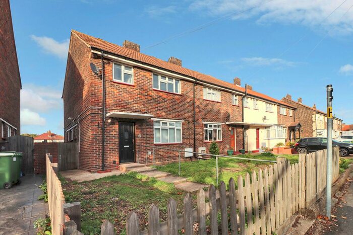 2 Bedroom End Of Terrace House To Rent In Groombridge Close, Welling, DA16