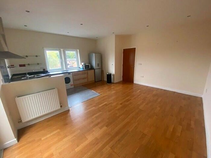 2 Bedroom Flat To Rent In Roman Court, Derby, DE1