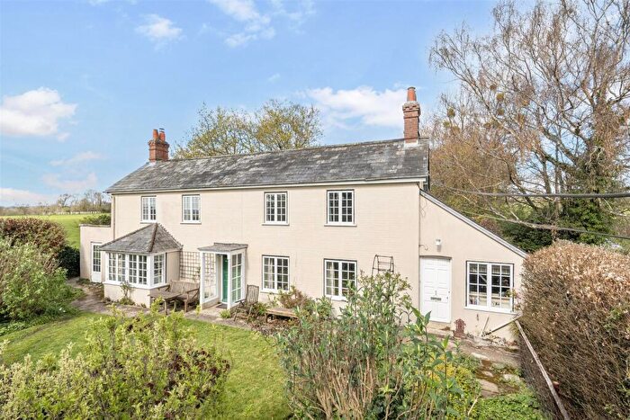 3 Bedroom Detached House To Rent In Woodcutts, Salisbury, SP5