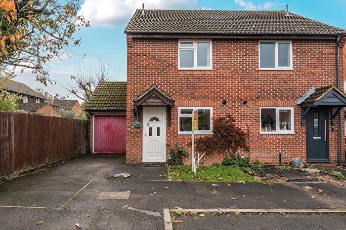 2 Bedroom Semi Detached House For Sale In Thatcham, Berkshire, RG19