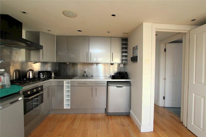 3 Bedroom Flat To Rent In Twyford Avenue, London, W3