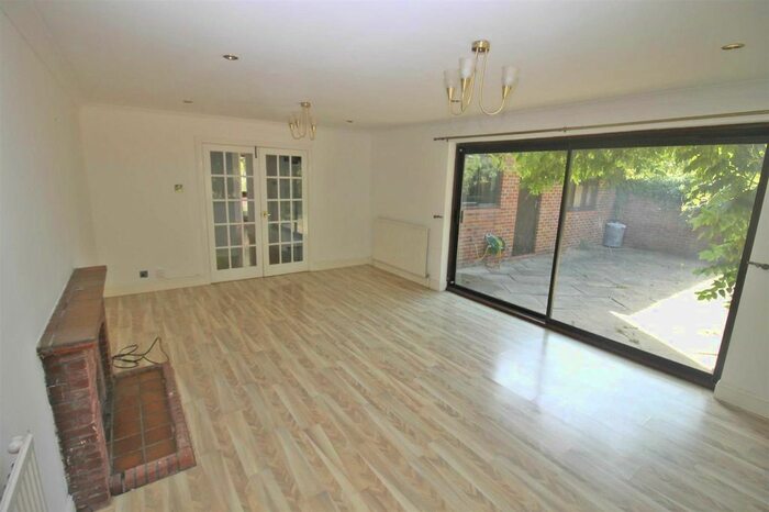 4 Bedroom Detached House To Rent In Haythrop Close, Downhead Park, Milton Keynes, MK15