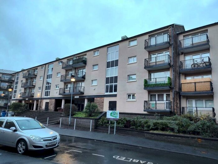 2 Bedroom Flat To Rent In Cathedral Square, City Centre, Glasgow, G4