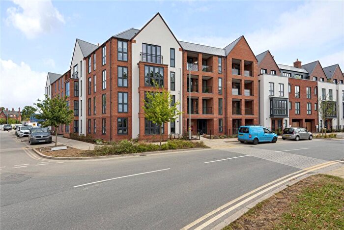 2 Bedroom Apartment To Rent In Biscoe Way, Wokingham, Berkshire, RG40
