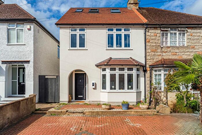 5 Bedroom Semi-Detached House For Sale In Sutton Road, St. Albans, Hertfordshire, AL1