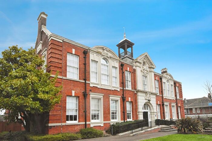 2 Bedroom Apartment For Sale In Coggeshall Road, Braintree, CM7