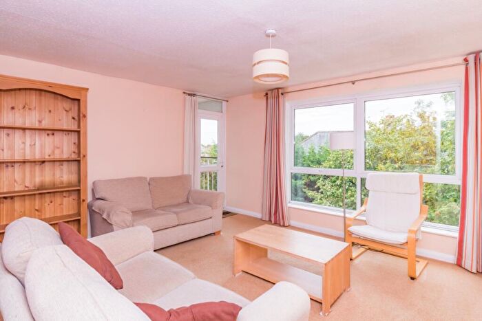 2 Bedroom Apartment To Rent In Wykeham Crescent, Cowley, OX4