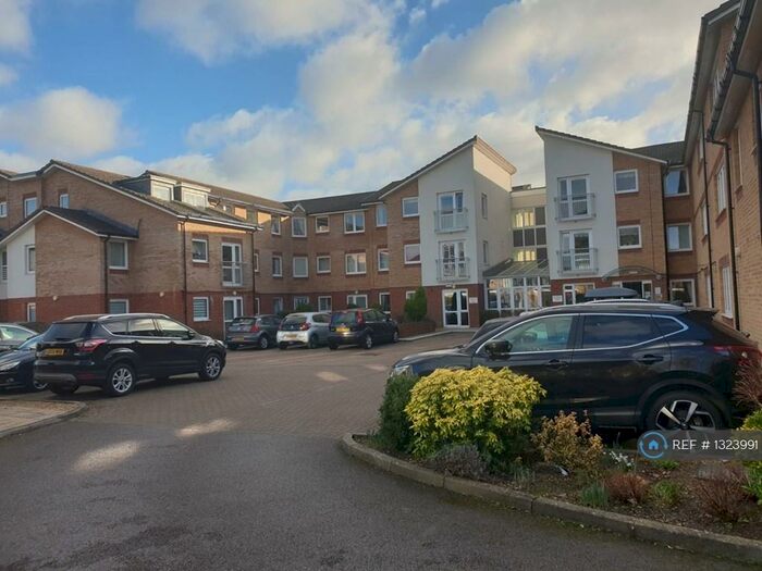 1 Bedroom Flat To Rent In Millfield Court, Crawley, RH11