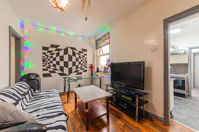 6 Bedroom Terraced House For Sale In Liverpool Road, Reading, Berkshire, RG1