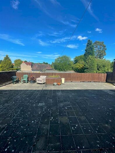 2 Bedroom Flat To Rent In High Street, Brownhills, Walsall, WS8