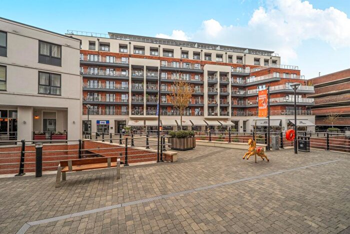 2 Bedroom Apartment For Sale In The Colonnade, Maidenhead, SL6