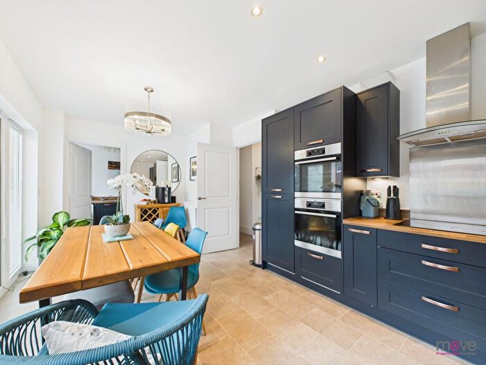 4 Bedroom Detached House For Sale In Foxglove Grove, Cheltenham, GL53