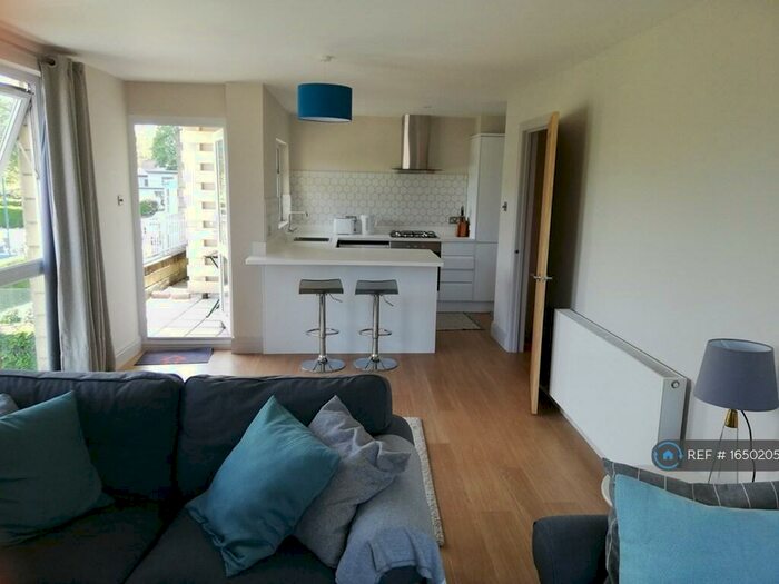 2 Bedroom Flat To Rent In St. Oswalds Court, Bristol, BS6