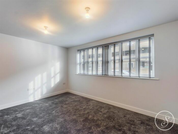 2 Bedroom Flat To Rent In Tannery Court, Claremont Grove, Pudsey, LS28