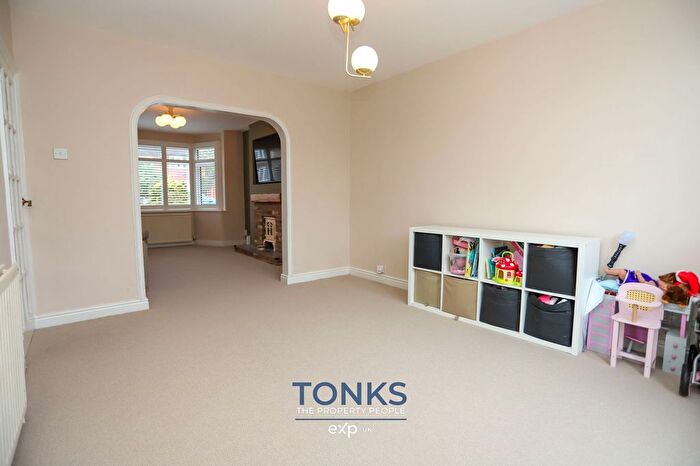 3 Bedroom Detached House For Sale In Hiplands Road, Halesowen, B62