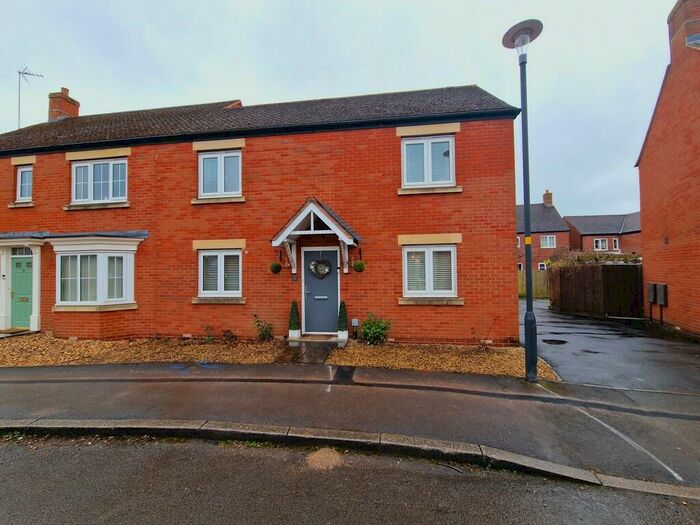 3 Bedroom Semi-Detached House To Rent In Ulysses Road, Oakhurst, Swindon, SN25