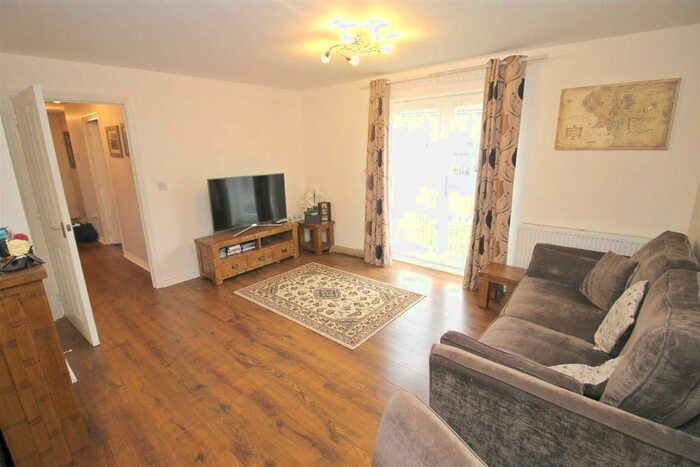2 Bedroom Flat To Rent In Haven Street, Broughton, Milton Keynes, MK10