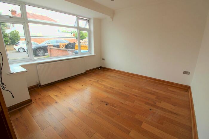 3 Bedroom Property To Rent In Cambourne Avenue, London, N9