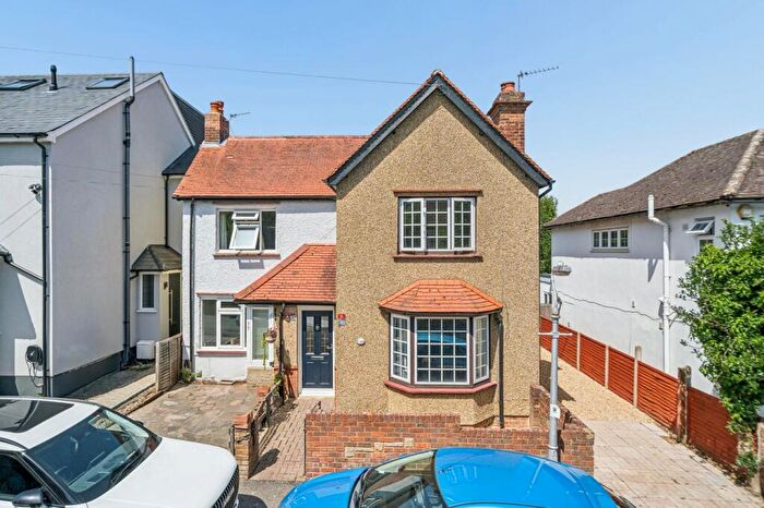 3 Bedroom Semi-Detached House For Sale In Orchard Grove, Chalfont St Peter, Gerrards Cross, SL9