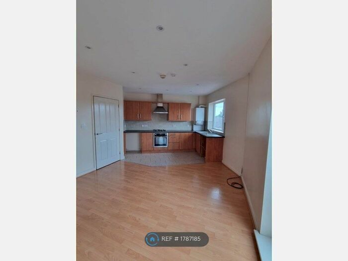 2 Bedroom Flat To Rent In Edward Street, Burton On Trent, DE14