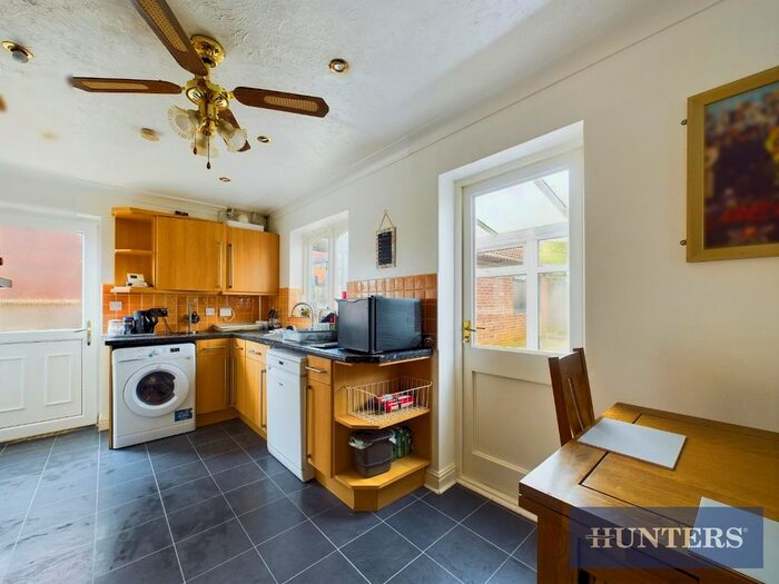 3 Bedroom Semi-Detached House To Rent In Pinfold Meadows, Bridlington, YO16