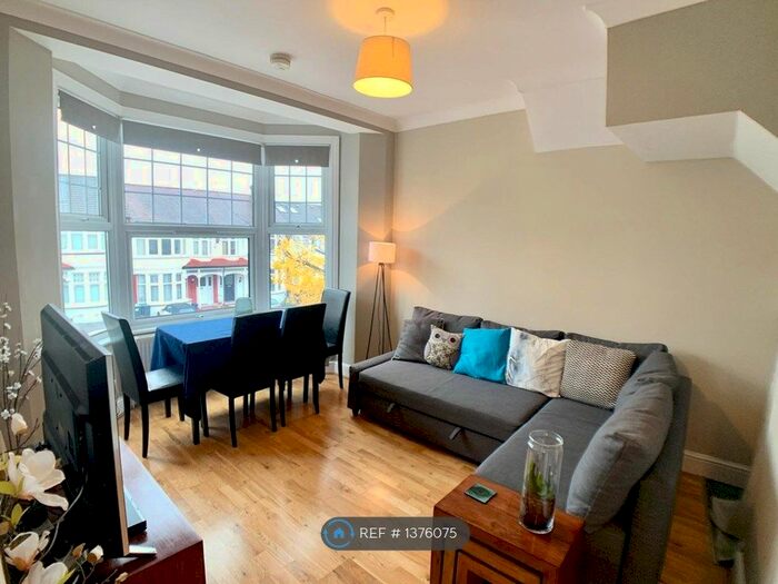 1 Bedroom Maisonette To Rent In The Rise, London, N13