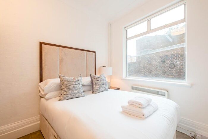 2 Bedroom Apartment To Rent In Park Road, St Johns Wood, NW8