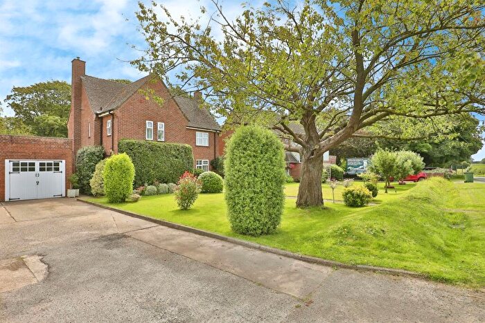 4 Bedroom Detached House For Sale In Hautbois Road, Badersfield, Norwich, NR10