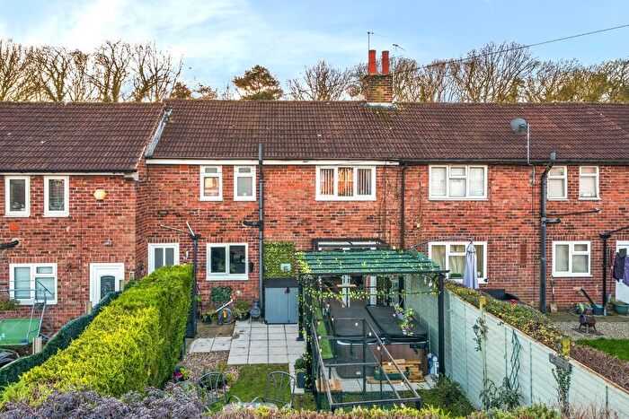 3 Bedroom Terraced House For Sale In York Road, Tadcaster, LS24
