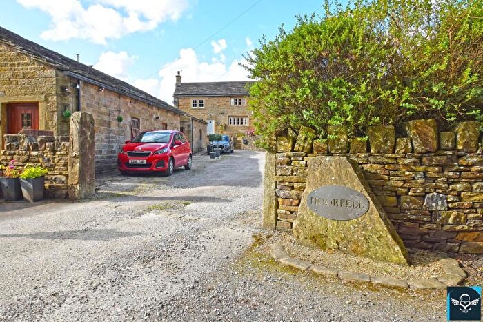 3 Bedroom Barn Conversion For Sale In Hurstwood Village, Worsthorne, Burnley, BB10