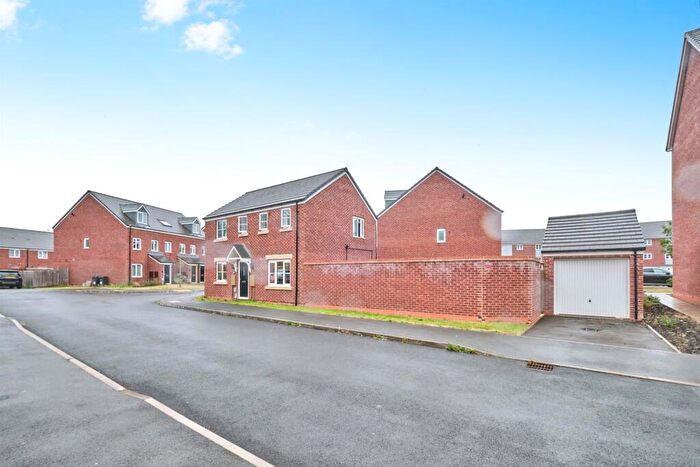 3 Bedroom Detached House For Sale In Aldridge Square, Perry Barr, Birmingham, B42