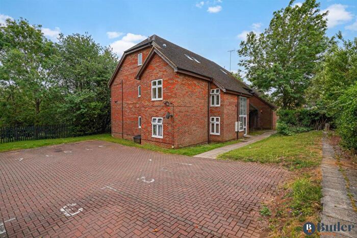 1 Bedroom Apartment For Sale In Wychdell, Stevenage, SG2