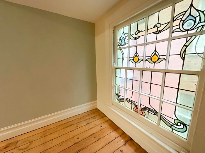 2 Bedroom Apartment To Rent In Cobham Road, Westcliff-on-Sea, SS0