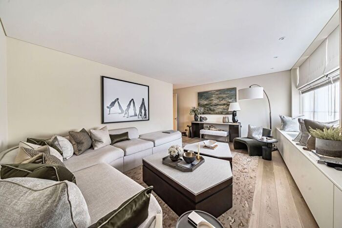 2 Bedroom Flat To Rent In Latymer House, Mayfair, London, W1J