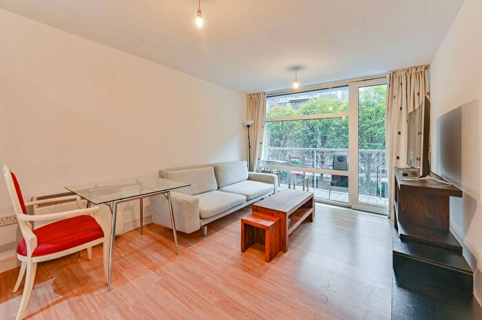 1 Bedroom Flat To Rent In Queenstown Road, Battersea Park, Battersea, London, SW11